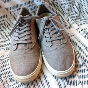 Gray Seavees Sneakers!